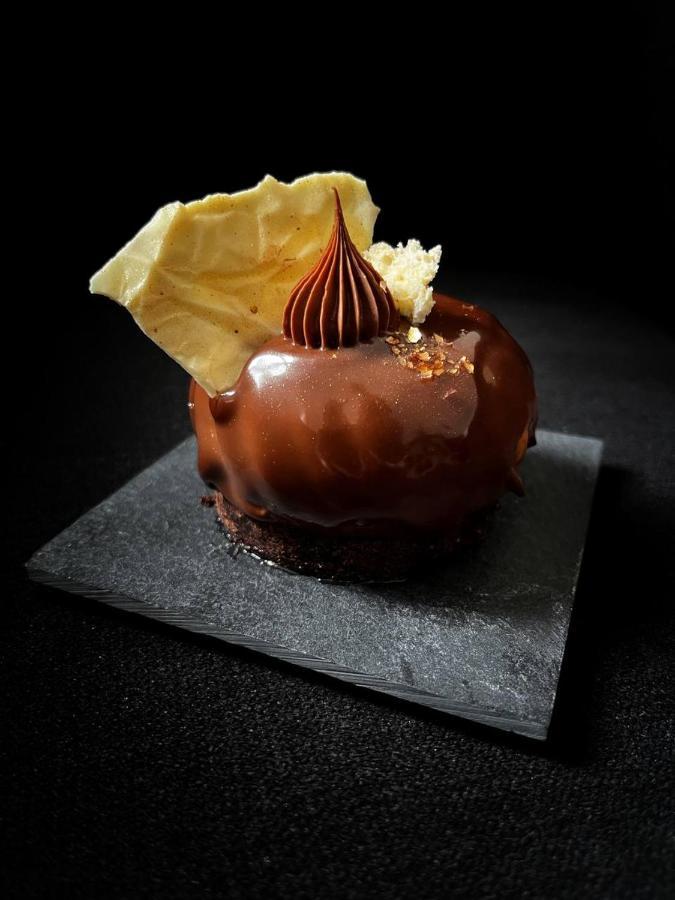 Platinum Palace Boutique Hotel & Spa Wroclaw Luaran gambar A chocolate dessert